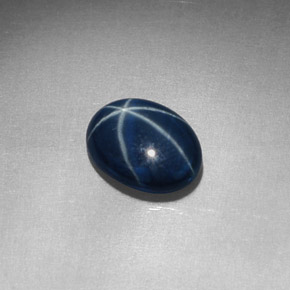Saphir étoilé bleue naturelle coupe ovale, 1,52 ct, opaque