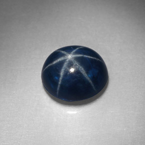 Saphir étoilé bleue naturelle coupe ovale, 2,32 ct, opaque