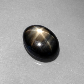 Saphir Étoilé Noire naturelle Coupe ovale, 1.93 ct, Translucide