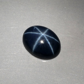 Saphir Étoilé Bleu foncé naturelle Coupe ovale, 1.52 ct, Opaque