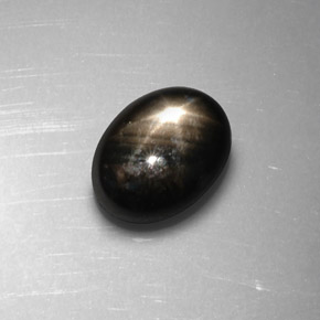 Saphir Étoilé Noire naturelle Coupe ovale, 1.84 ct, Opaque