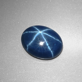Saphir étoilé bleue naturelle coupe ovale, 2,34 ct, opaque