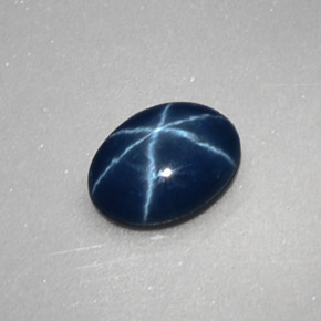 Saphir étoilé bleue naturelle coupe ovale, 1,04 ct, opaque