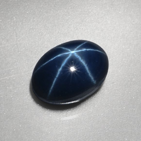 Saphir étoilé bleue naturelle coupe ovale, 3,17 ct, opaque