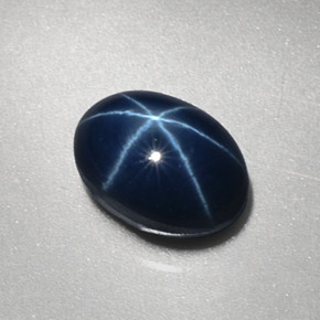 Saphir étoilé bleue naturelle coupe ovale, 3,17 ct, opaque