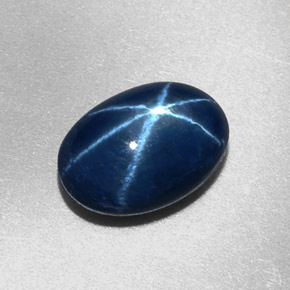 Saphir étoilé bleue naturelle coupe ovale, 2,27 ct, opaque