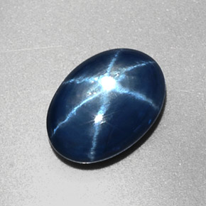 Saphir Étoilé Bleu naturelle Coupe ovale, 1.80 ct, Opaque