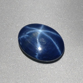 Saphir étoilé bleue naturelle coupe ovale, 1,48 ct, opaque