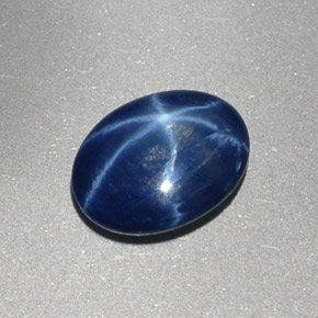 Saphir étoilé bleue naturelle coupe ovale, 1,48 ct, opaque