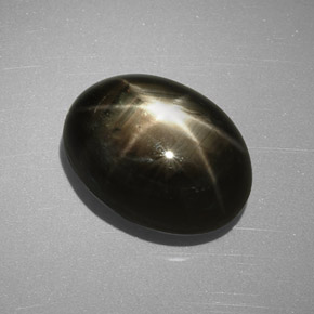 Saphir étoilé noir naturelle coupe ovale, 9,24 ct, opaque
