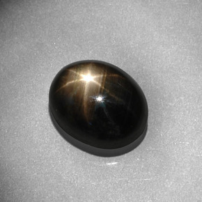Saphir Étoilé Noire naturelle Coupe ovale, 8.13 ct, Opaque