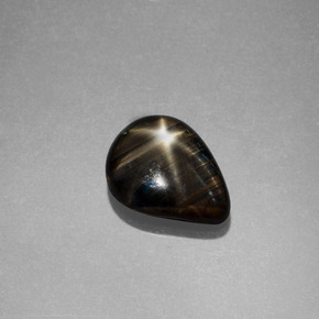 Saphir Étoilé Noire naturelle En forme de poire, 2.75 ct, Opaque