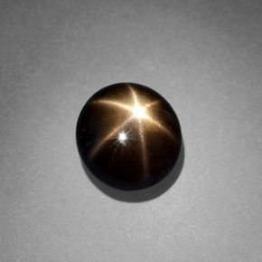 Saphir étoilé noir naturelle coupe roude, 2,49 ct, opaque
