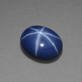 Saphir étoilé bleue naturelle coupe ovale, 4,21 ct, opaque