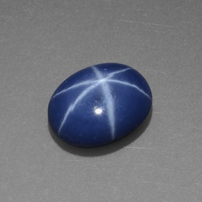 Saphir étoilé bleue naturelle coupe ovale, 4,21 ct, opaque