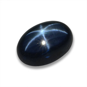 Saphir étoilé bleue naturelle coupe ovale, 1,05 ct, translucide