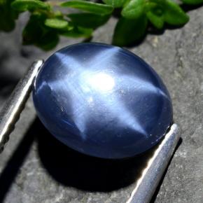 Saphir étoilé bleue naturelle coupe ovale, 4,01 ct, opaque