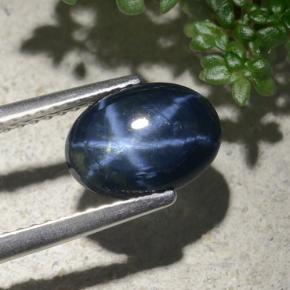 Saphir étoilé bleue naturelle coupe ovale, 2,14 ct, opaque