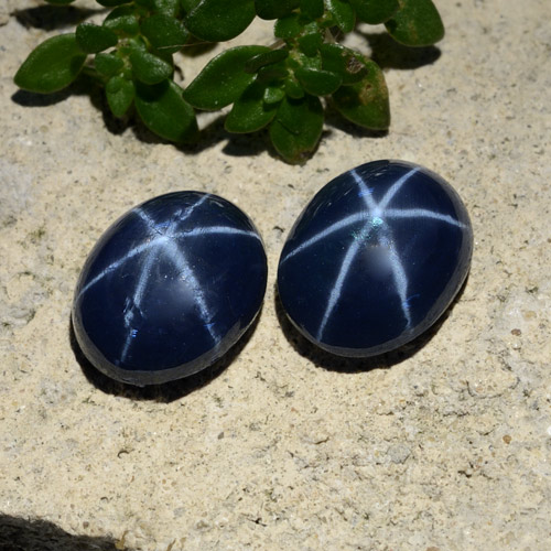 Achetez naturel 5.09ct Bleu foncé Saphir Étoilé gems, Coupe ovale, En provenance Thaïlande chez GemSelect. En stock, livraison internationale!