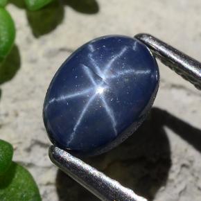 Saphir Étoilé Bleu foncé naturelle Coupe ovale, 1.12 ct, Opaque