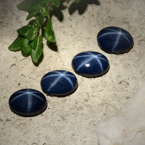 Shop natural 3.50ct Bleu foncé Saphir étoilé gems, ovale, from Thaïlande at GemSelect. In stock, global shipping!