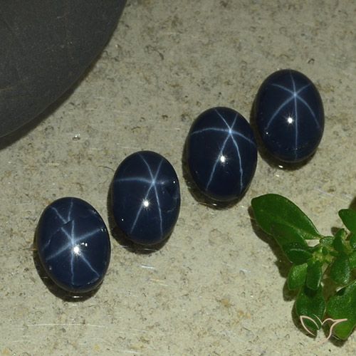 3.93ctw Naturel Bleu marine profond Saphir étoilé, ovale, Opaque