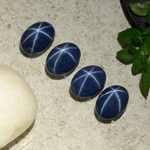 3.62ctw Naturel Bleu foncé Saphir étoilé, ovale, Opaque