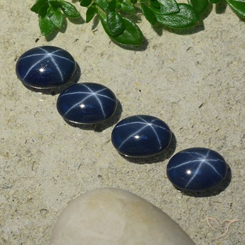 Shop natural 3.75ct Bleu foncé Saphir étoilé gems, ovale, from Thaïlande at GemSelect. In stock, global shipping!