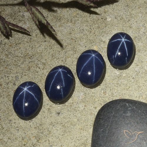 3.73ctw Naturel Bleu foncé Saphir étoilé, ovale, Opaque