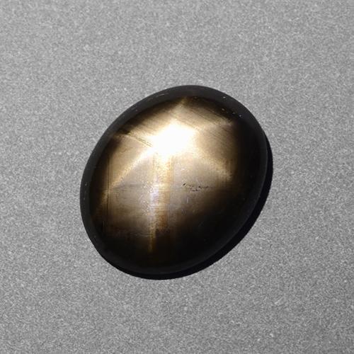 Saphir étoilé noir naturelle coupe ovale, 2,39 ct, opaque