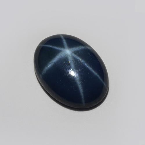 Saphir étoilé bleue naturelle coupe ovale, 0,85 ct, translucide