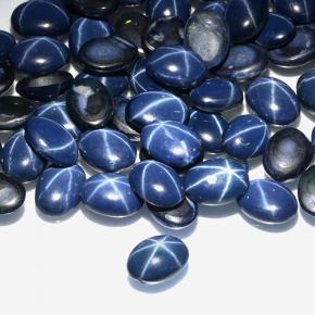 Saphir étoilé bleue naturelle coupe ovale, 1,05 ct, opaque