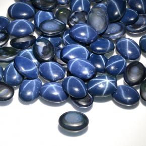 Saphir étoilé bleue naturelle coupe ovale, 1,05 ct, opaque