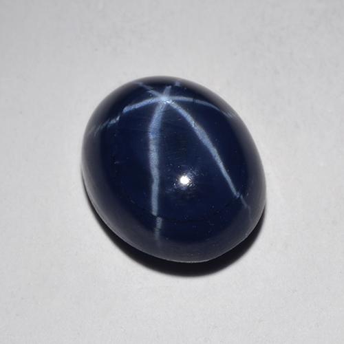 Saphir étoilé bleue naturelle coupe ovale, 4,76 ct, opaque