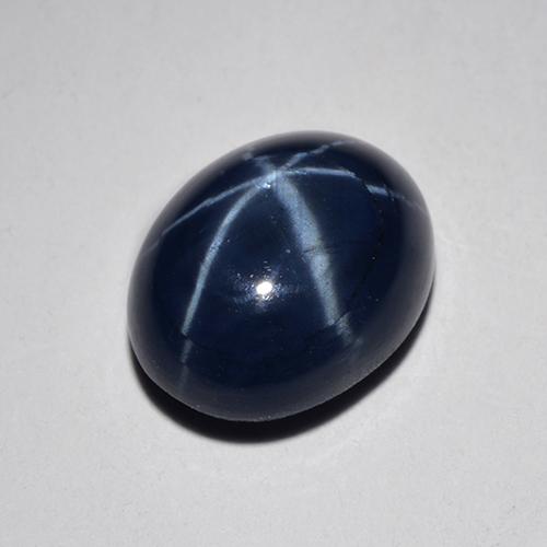 Saphir étoilé bleue naturelle coupe ovale, 4,76 ct, opaque