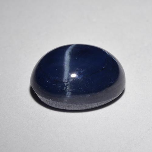 Saphir étoilé bleue naturelle coupe ovale, 4,76 ct, opaque