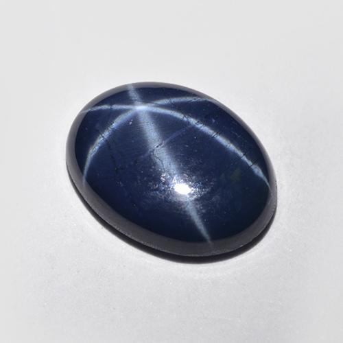 Saphir étoilé bleue naturelle coupe ovale, 2,57 ct, translucide
