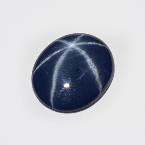 Saphir étoilé bleue naturelle coupe ovale, 2,25 ct, translucide