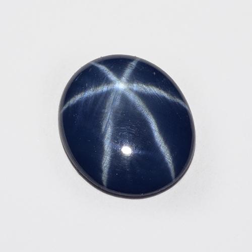Saphir étoilé bleue naturelle coupe ovale, 2,25 ct, translucide
