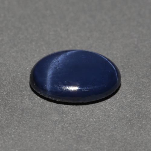 Saphir étoilé bleue naturelle coupe ovale, 0,90 ct, opaque