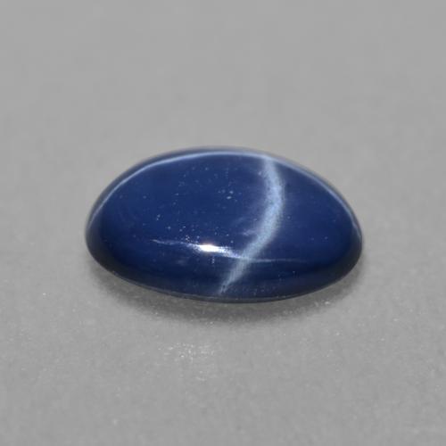 Saphir étoilé bleue naturelle coupe ovale, 0,89 ct, translucide