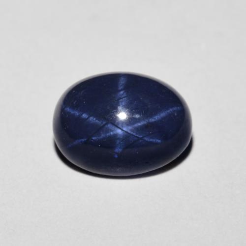 Saphir étoilé bleue naturelle coupe ovale, 1,90 ct, opaque