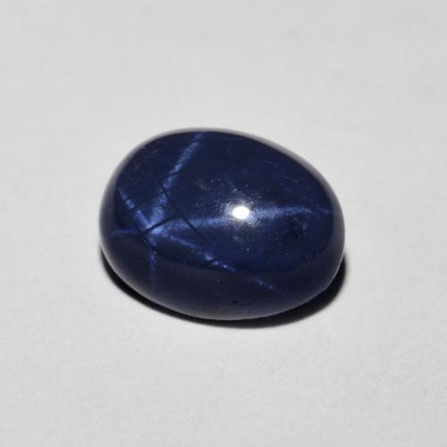 Saphir étoilé bleue naturelle coupe ovale, 1,90 ct, opaque