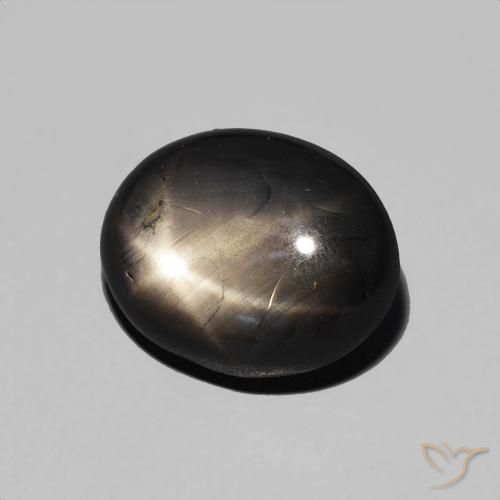 Saphir étoilé Noire naturelle ovale, 5.50 ct, Opaque