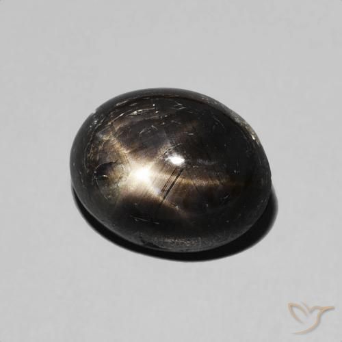 Saphir étoilé Noire naturelle ovale, 3.50 ct, Opaque