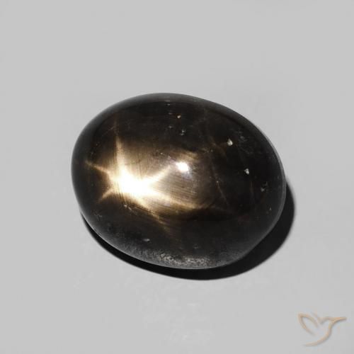 Saphir étoilé Noire naturelle ovale, 5.81 ct, Opaque