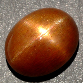 Pierre de soleil étoilée marron naturelle coupe ovale, 27,65 ct, opaque