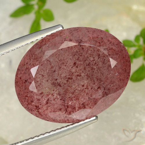 17.12ct Naturel Rouge cerise violacé Quartz Fraise, ovale, Translucide