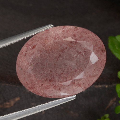 Quartz fraise Rose foncé naturelle Coupe ovale, 13.35 ct, Translucide