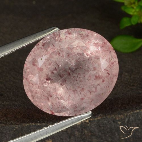 Quartz Fraise Rose clair naturelle ovale, 7.37 ct, Translucide